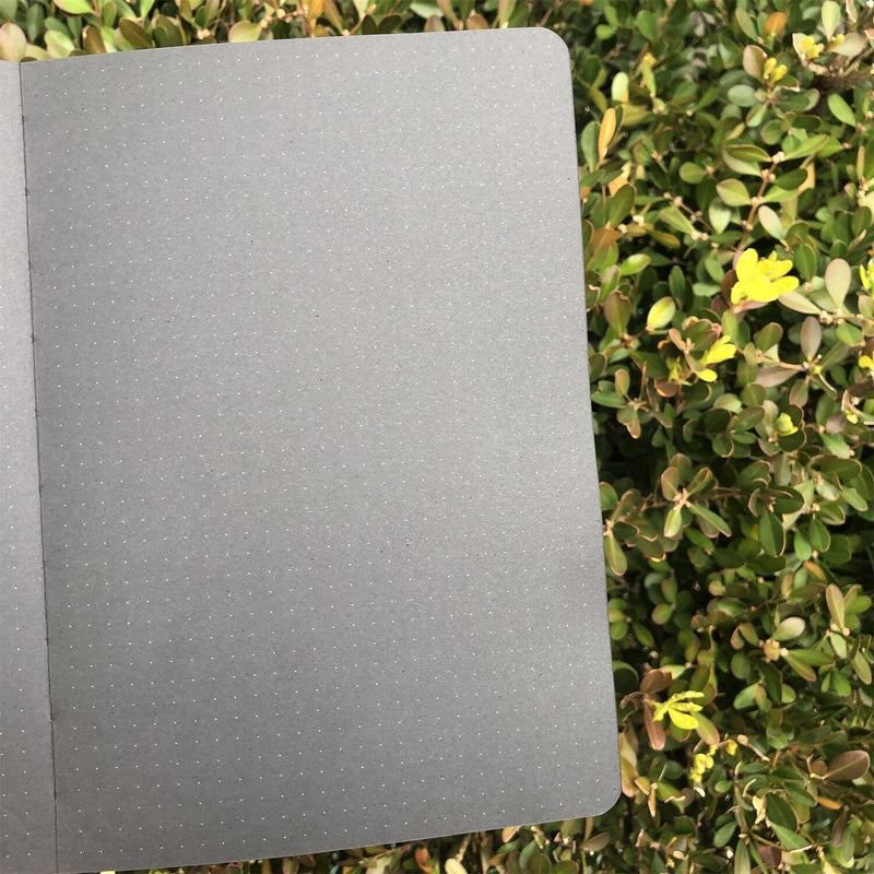 Carnet de notes à grille de points en papier noir A5 avec œil mystique-zoom-